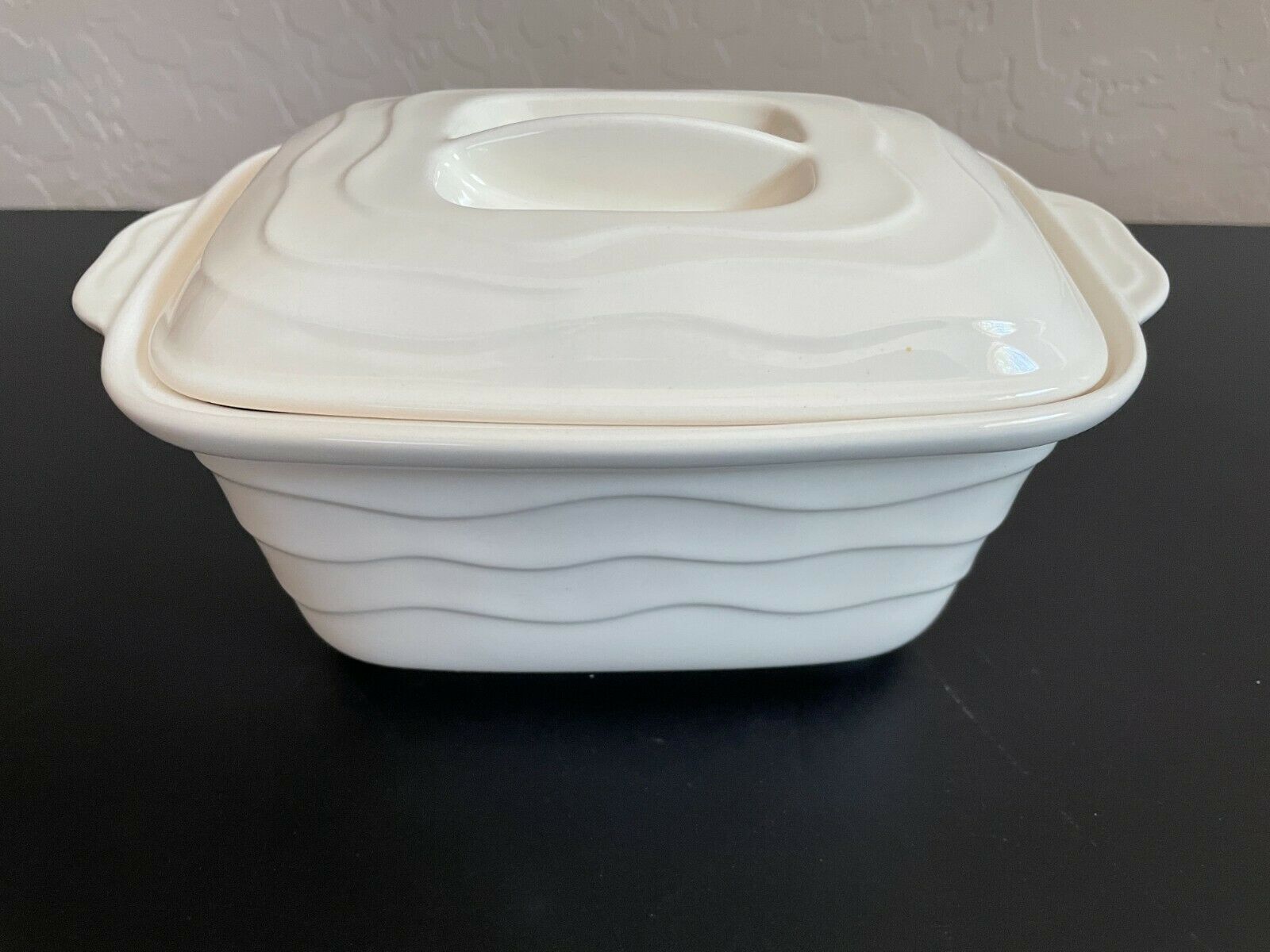 Ceramic White Refrigerator Dish With Lid